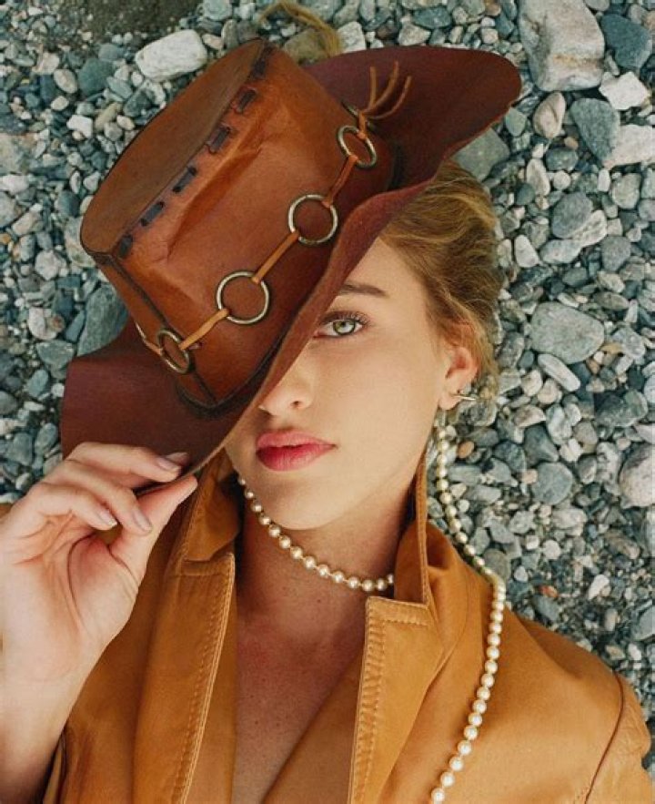 ANGELINE APPEL – Celeb Secrets