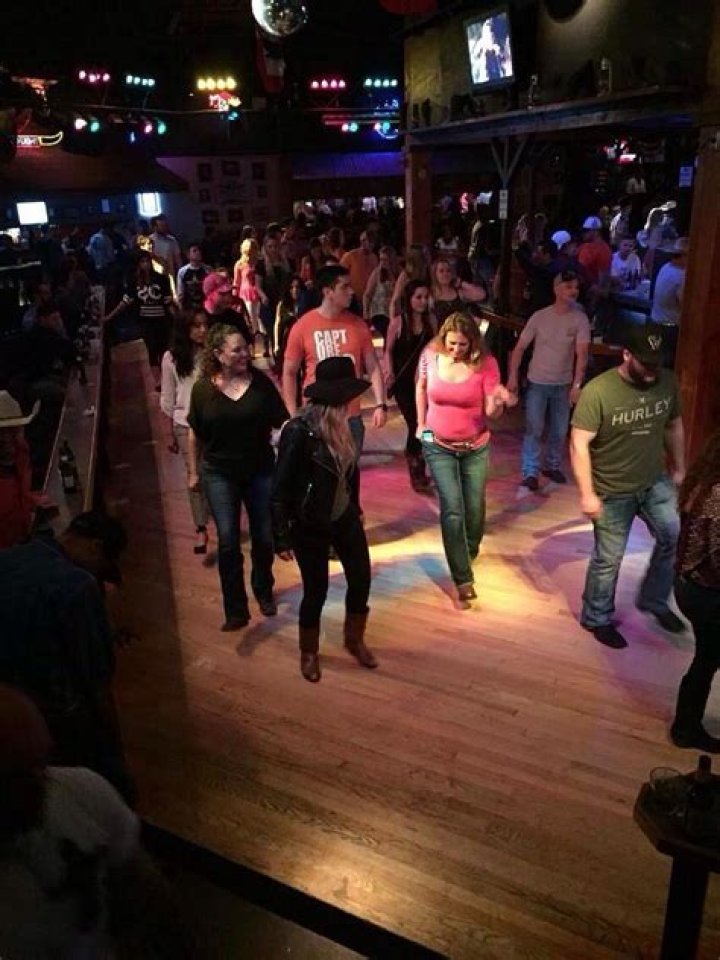 Big Texas Dance Hall Closes Due To COVID-19