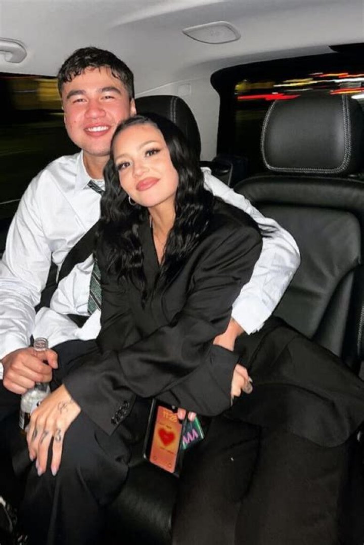 Calum Hood’s Girlfriend In 2 Wife, Is He Married?