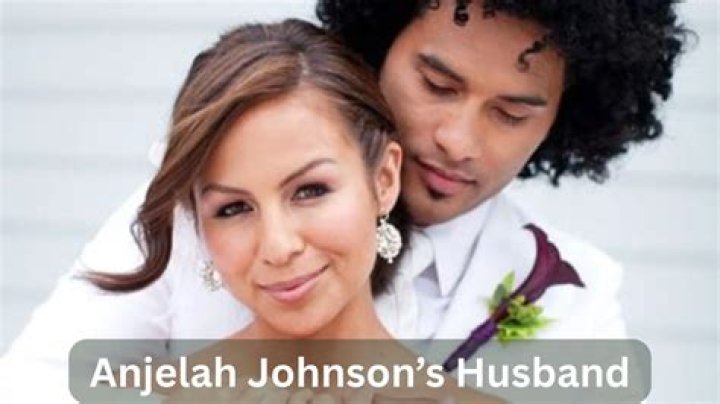 Comedian Anjelah Johnson and Manwell Reyes Blisfully Married! What About Her Relationship With Husband Reyes? Details With Short Bio.