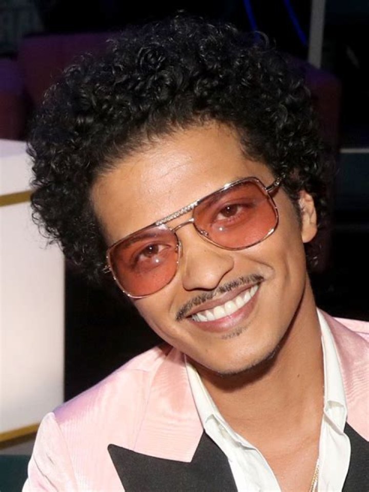 Does Bruno Mars Speak Spanish?