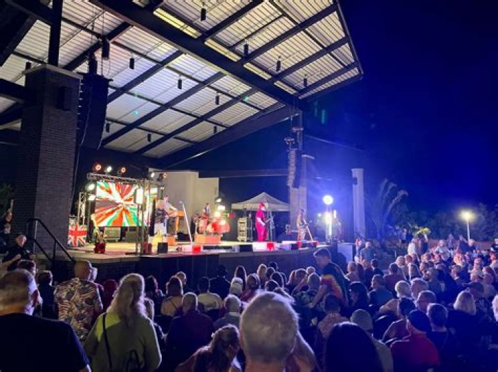 Hire The Molly Ringwalds for a Corporate Event or Performance Booking.