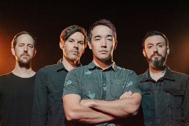 Hoobastank Singer Recovering From Pneumonia, Band Postpones Dates