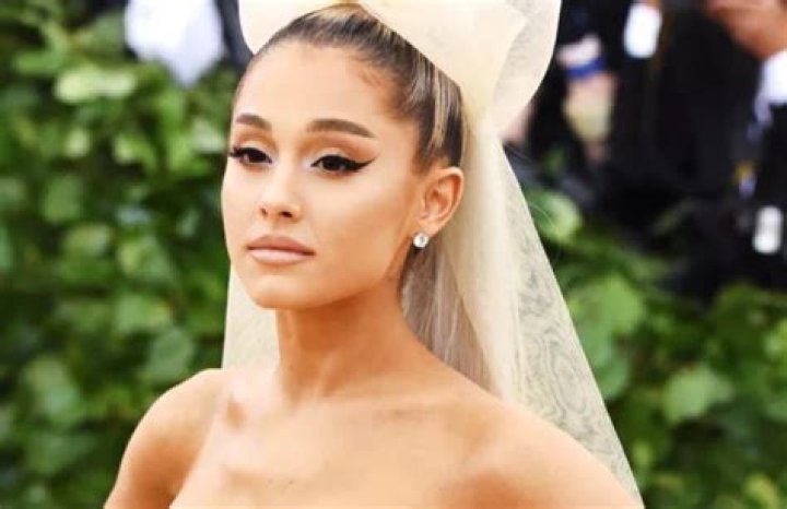 Is Ariana Grande Left-Handed?