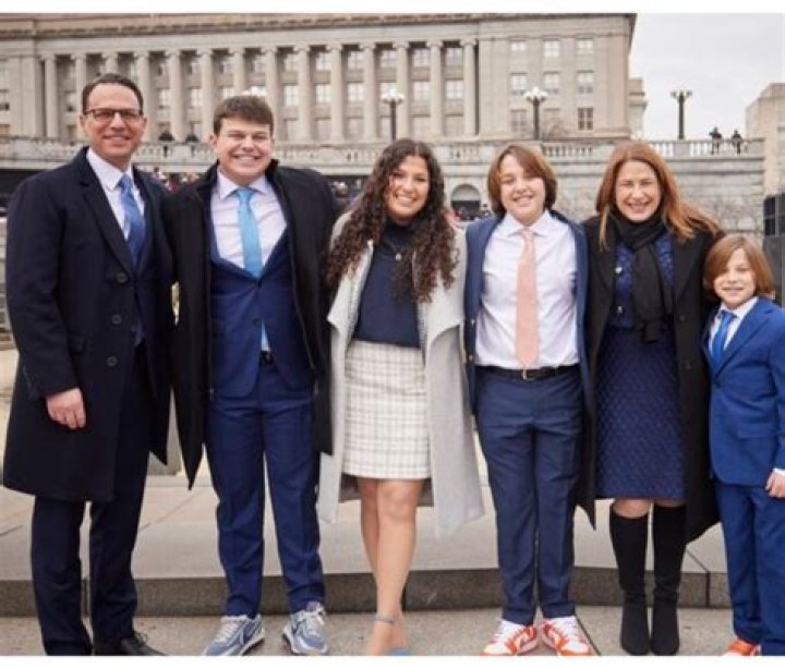 Is Janice Dean Married? Relationship With Her Husband Of 13 Years And Their Children