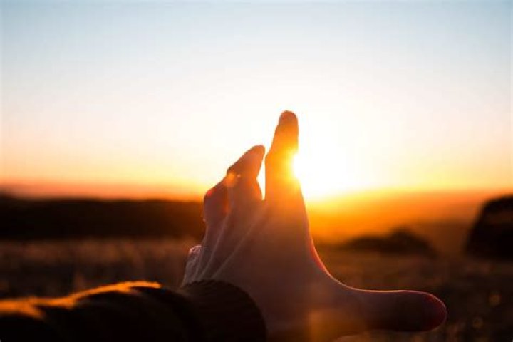 Is Tom Brady Left-Handed?