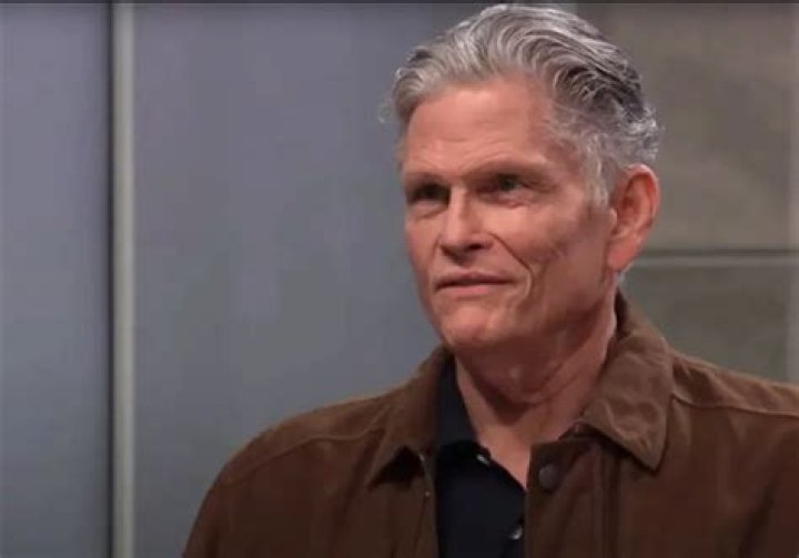 Nina Is Horrified When Cyrus Becomes A Star!