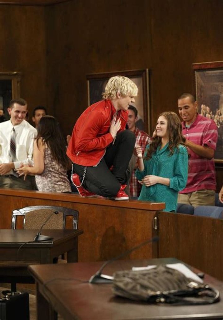 ROSS LYNCH, CARRIE WAMPLER – Celeb Secrets