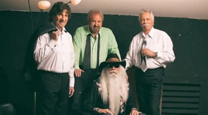 The Oak Ridge Boys’ Joe Bonsall Announces His Retirement From Touring